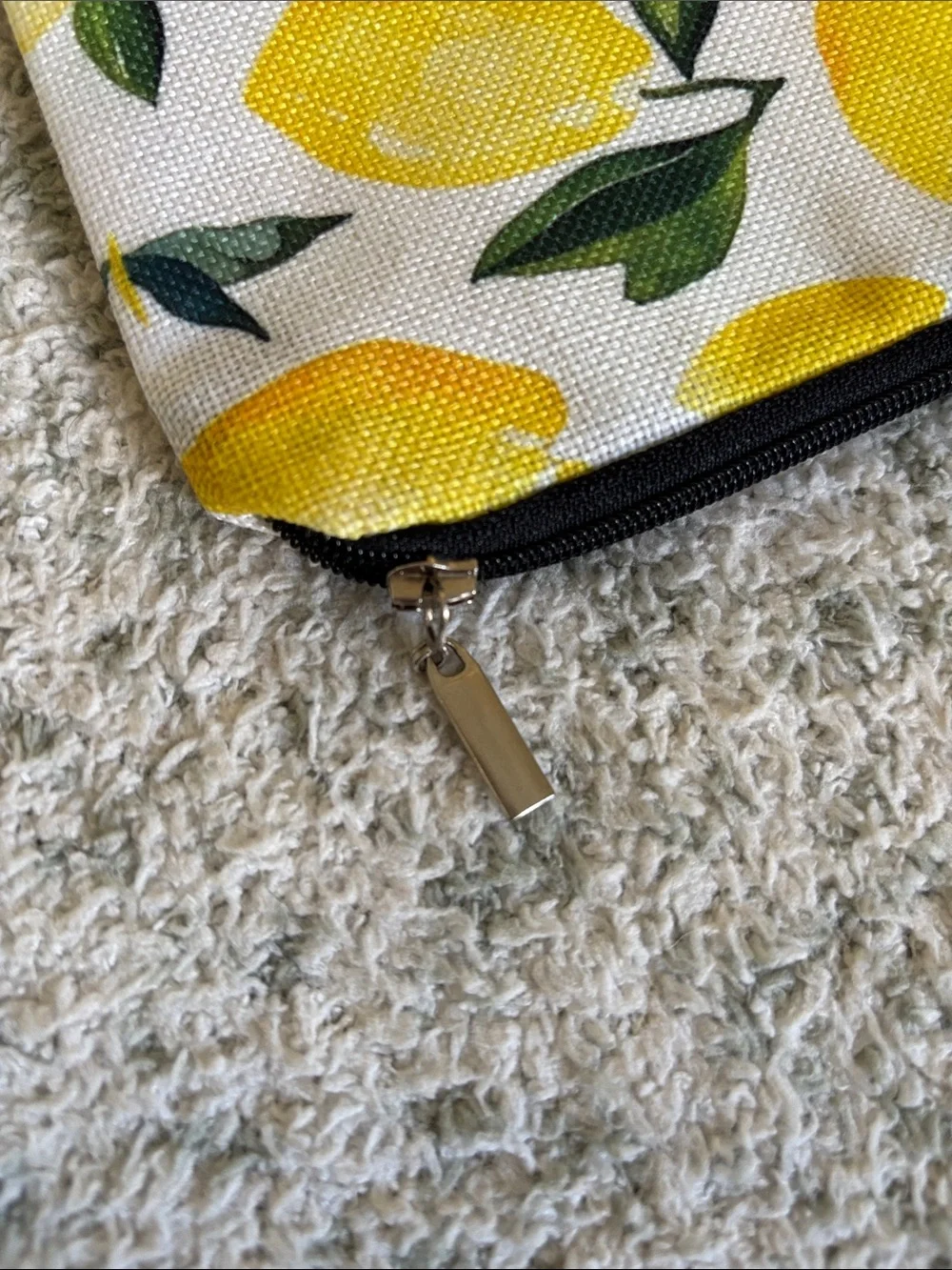 Lemons Poly Canvas Cosmetic Bag Zipper Pouch NWT 9x7x1.5”